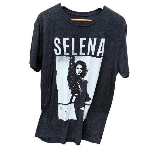 Selena Singer music gray t-shirt Size Large - Picture 1 of 4